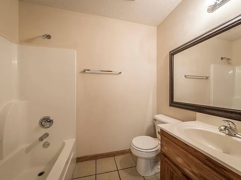40 Marie Ln — Photo 2