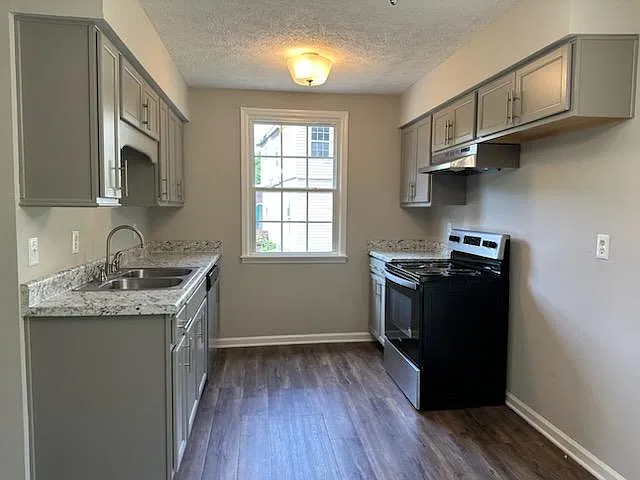 3 bed, 1217 sqft, $1,600 — Photo 3