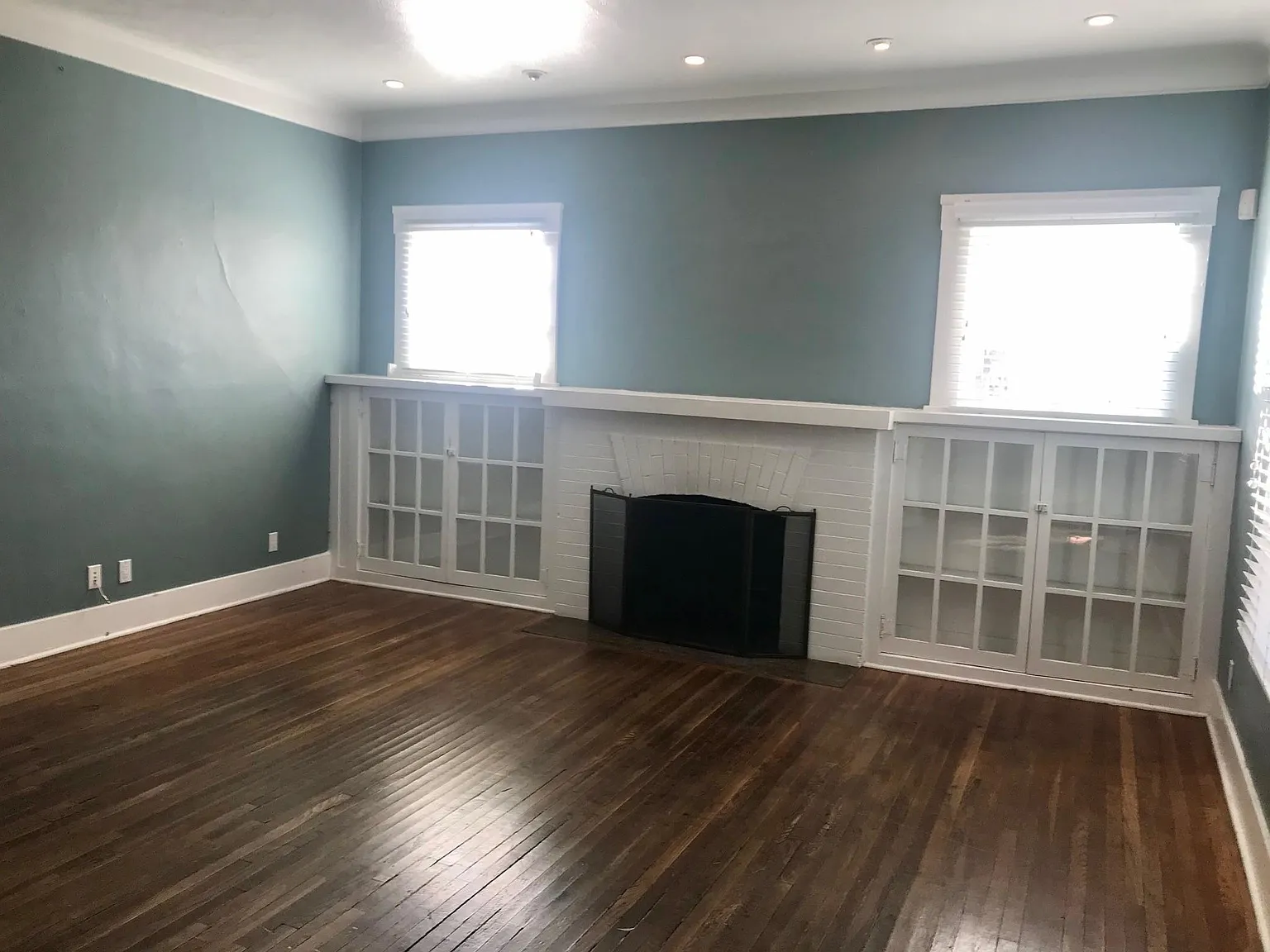 3 bed, 2500 sqft, $2,400 — Photo 3