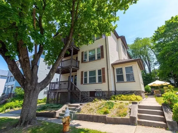 75 Loxwood St Unit 1, Worcester, MA 01604