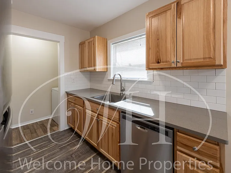 43 NE Ash Ave — Photo 5