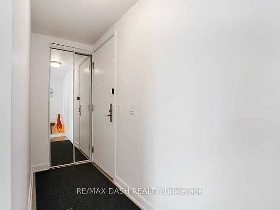 3rd image of 20 Thomas Riley Rd #2207