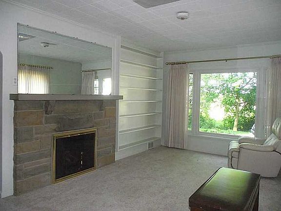 2nd image of 119 Court Ave