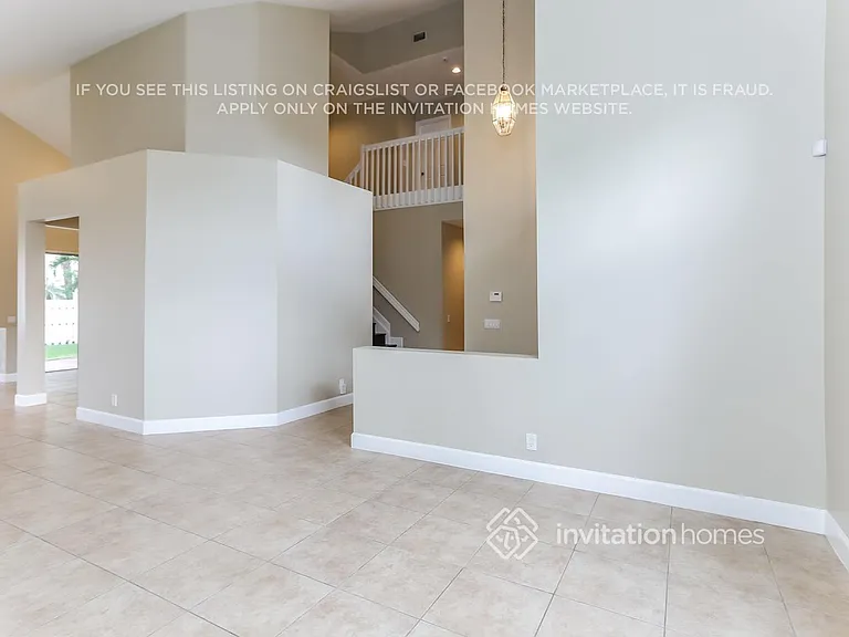 335 Cambridge Dr — Photo 3