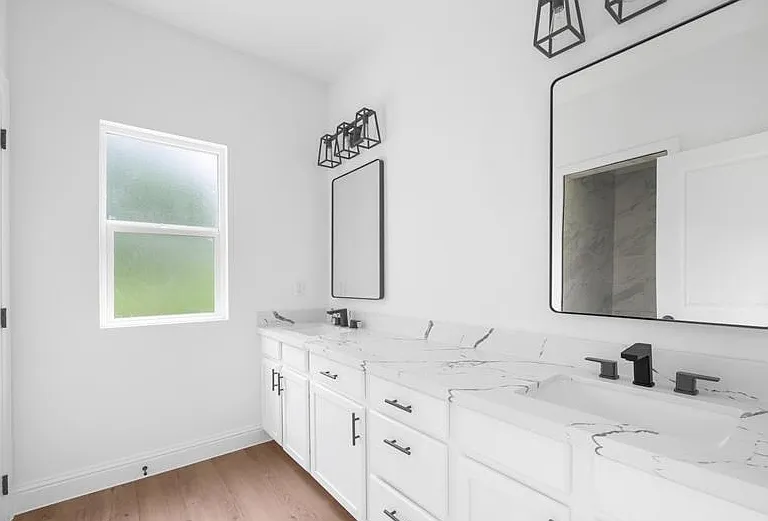 24715 Waterford — Photo 9
