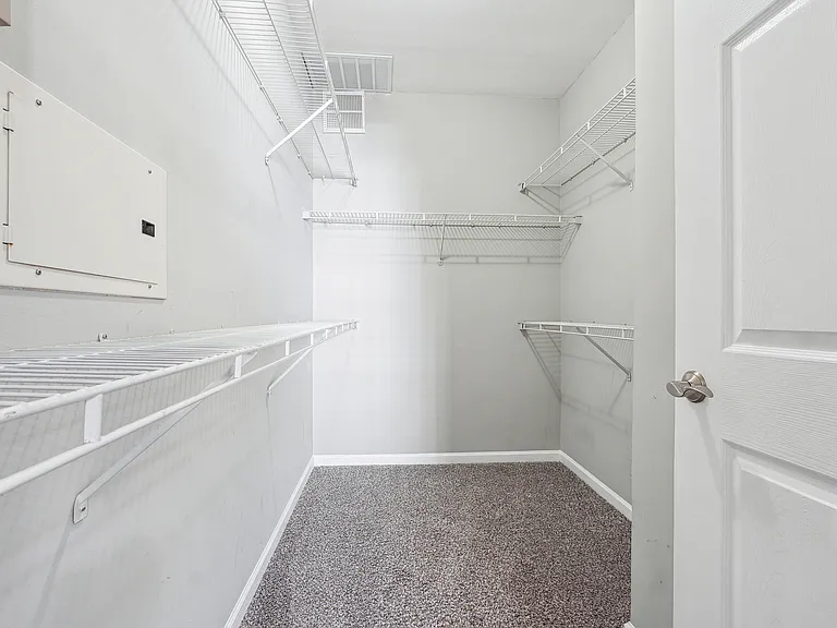 2700 Pine Tree Rd NE #1212 — Photo 8