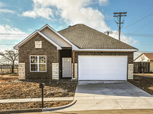 8413 Downe Dr, White Settlement, TX 76108