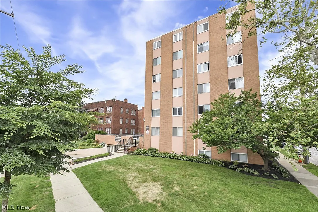 12029 Clifton Blvd APT 204 photo 1
