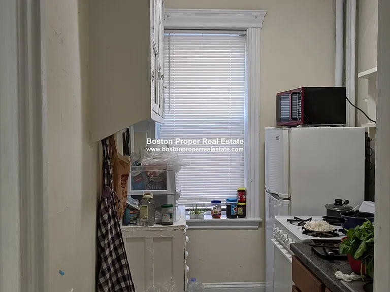 360 Riverway #12 — Photo 1