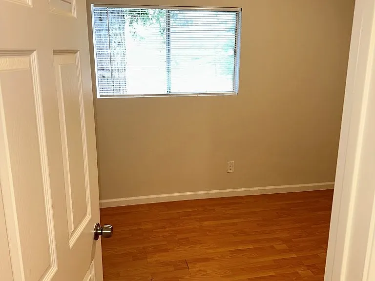 900 Alvarez Ave #8 — Photo 21