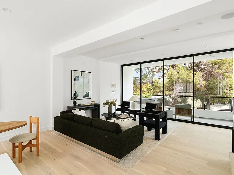 861 Hyperion Ave — Photo 9