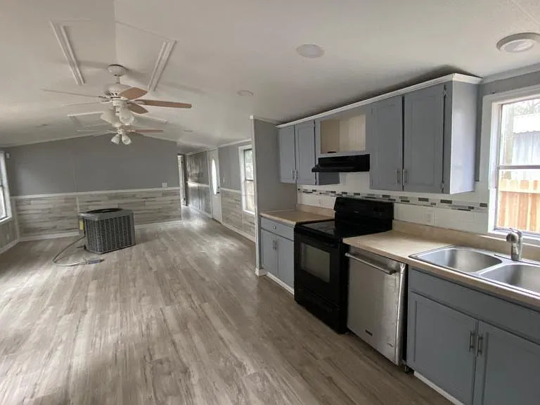 23516 Patricia Ln — Photo 7