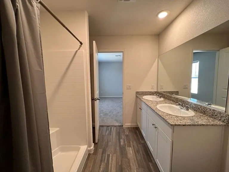 2415 Village Dr — Photo 36