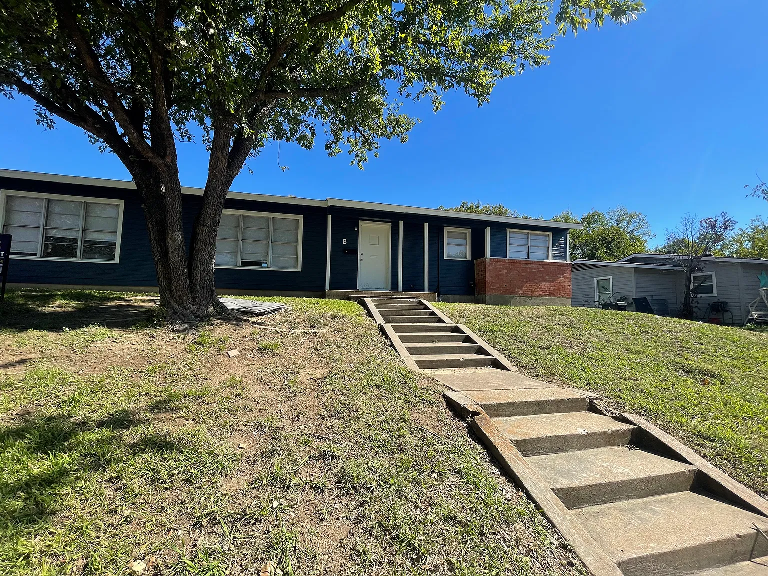 3 bed, $1,000 — Photo 1