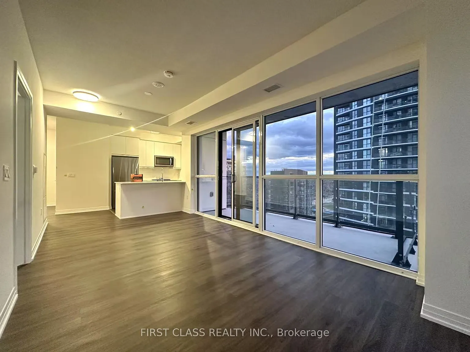 3 bed, $3,000 — Photo 4