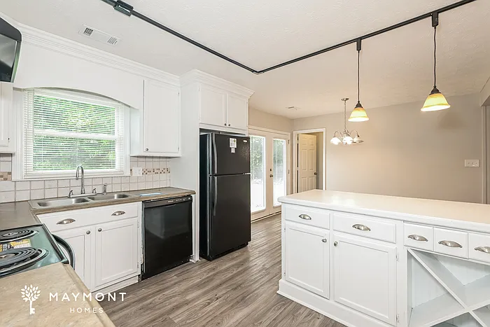349 Spring Rd — Photo 7