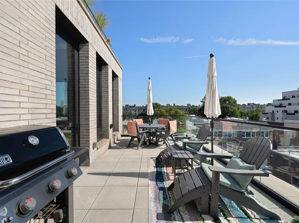 21-21 31st Street #4E, Astoria, NY 11105