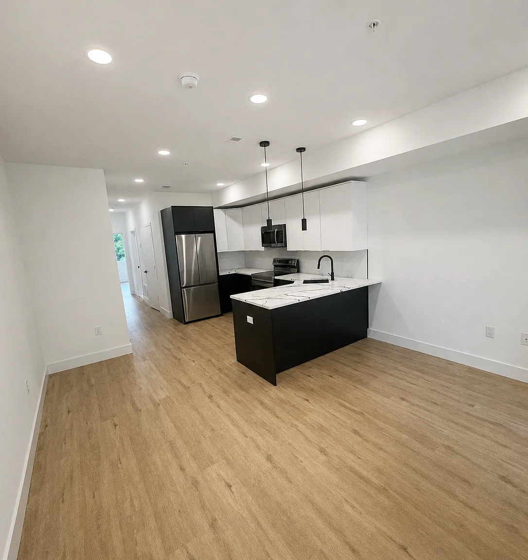 2 bed, 1200 sqft, $1,600 — Photo 4