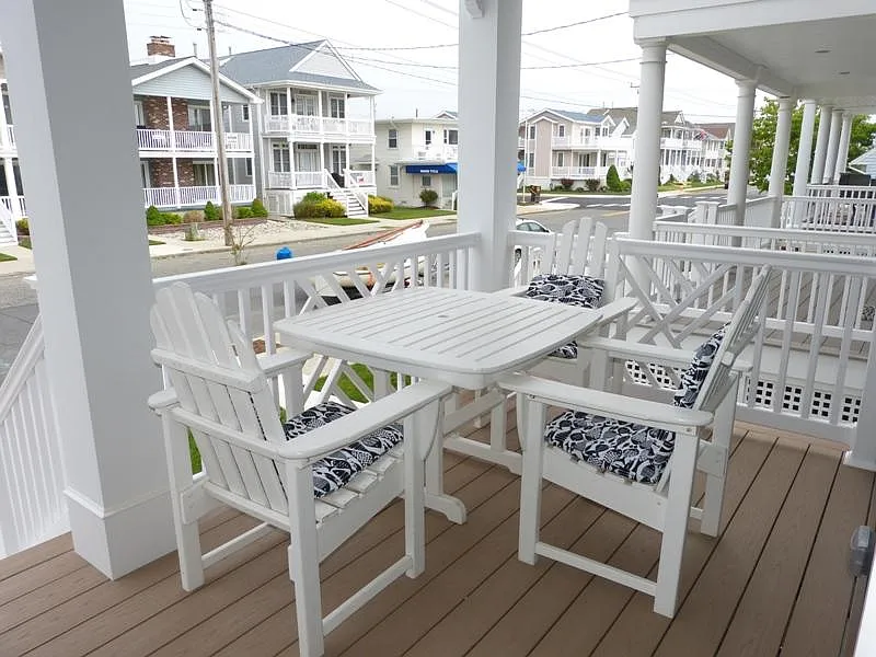 2717 Asbury Ave — Photo 2