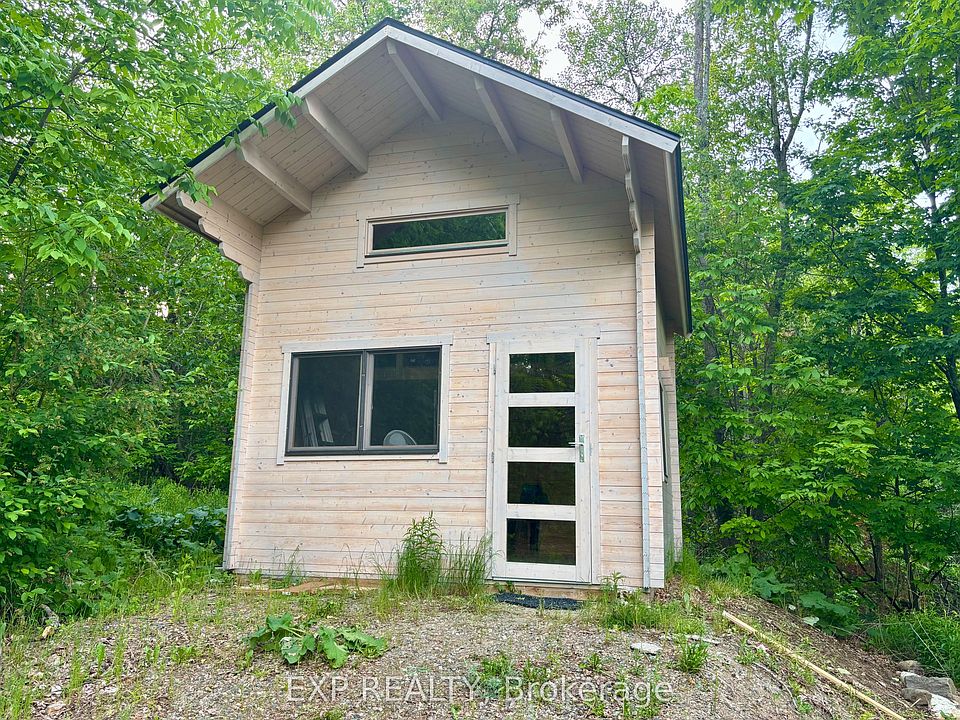 1st image of 47 Arbor Vitae Rd E