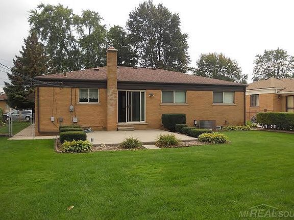 2nd image of 31434 Wellston Dr