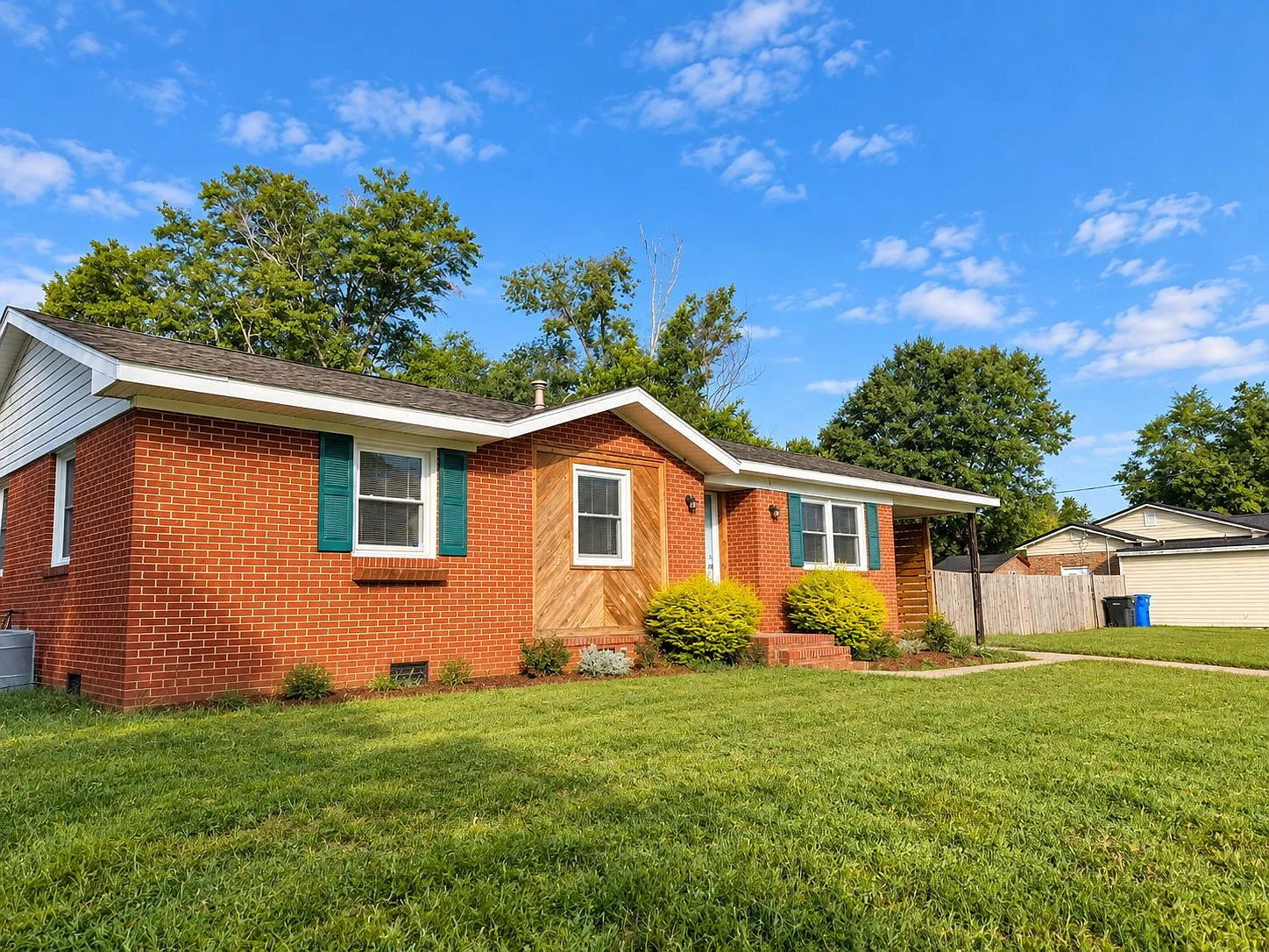 3 bed, 2.0 bath, $1,550 — Photo 3
