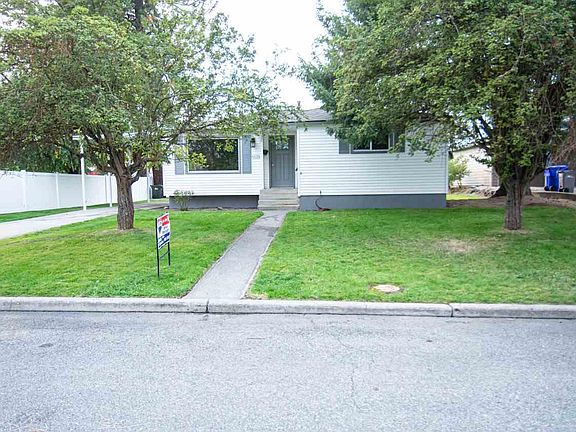 3rd image of 6523 N Lynnwood St