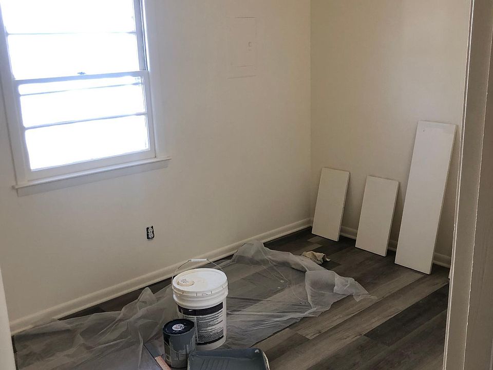 1st image of 1215 Holly Ave