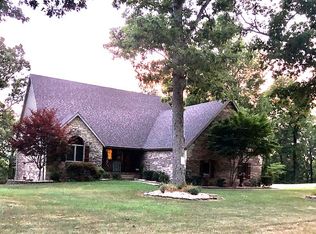 1932 W Finley River Dr, Nixa, MO 65714