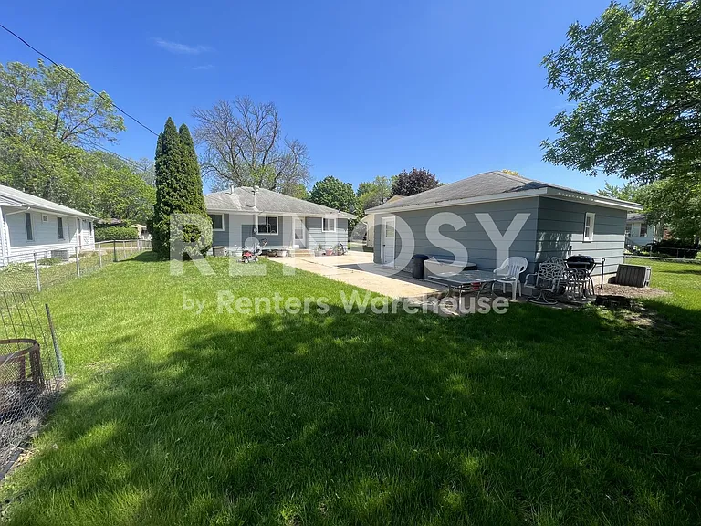 7404 Queen Ave S — Photo 19