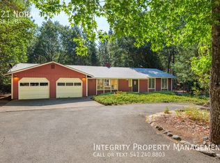 421 Norwood Ln, Grants Pass, OR 97527