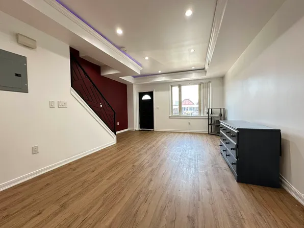 774 East 37th Street image 1 of 21