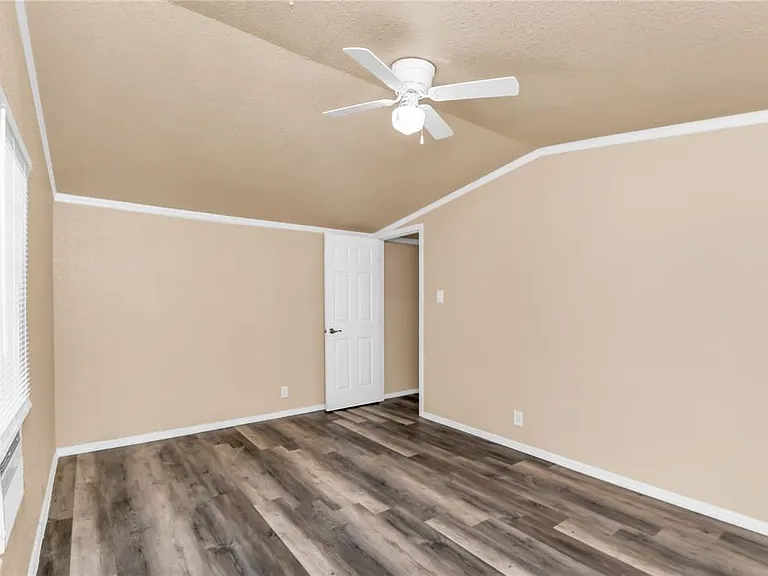 7457 NE Highway 349 — Photo 9