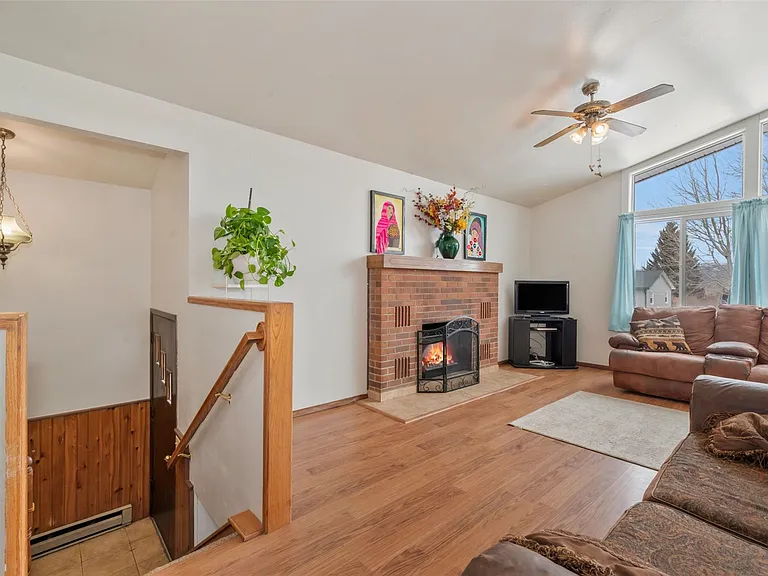 380 S Pine St — Photo 3