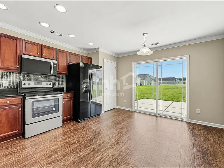 5 Miller Pond Rd — Photo 3