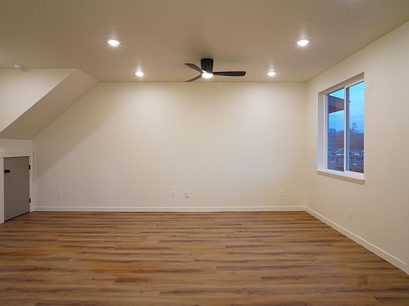 2nd image of 1501 NE Laughlin Rd #13