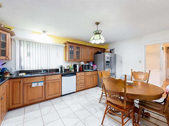 3rd image of 130 Signal Hill Dr