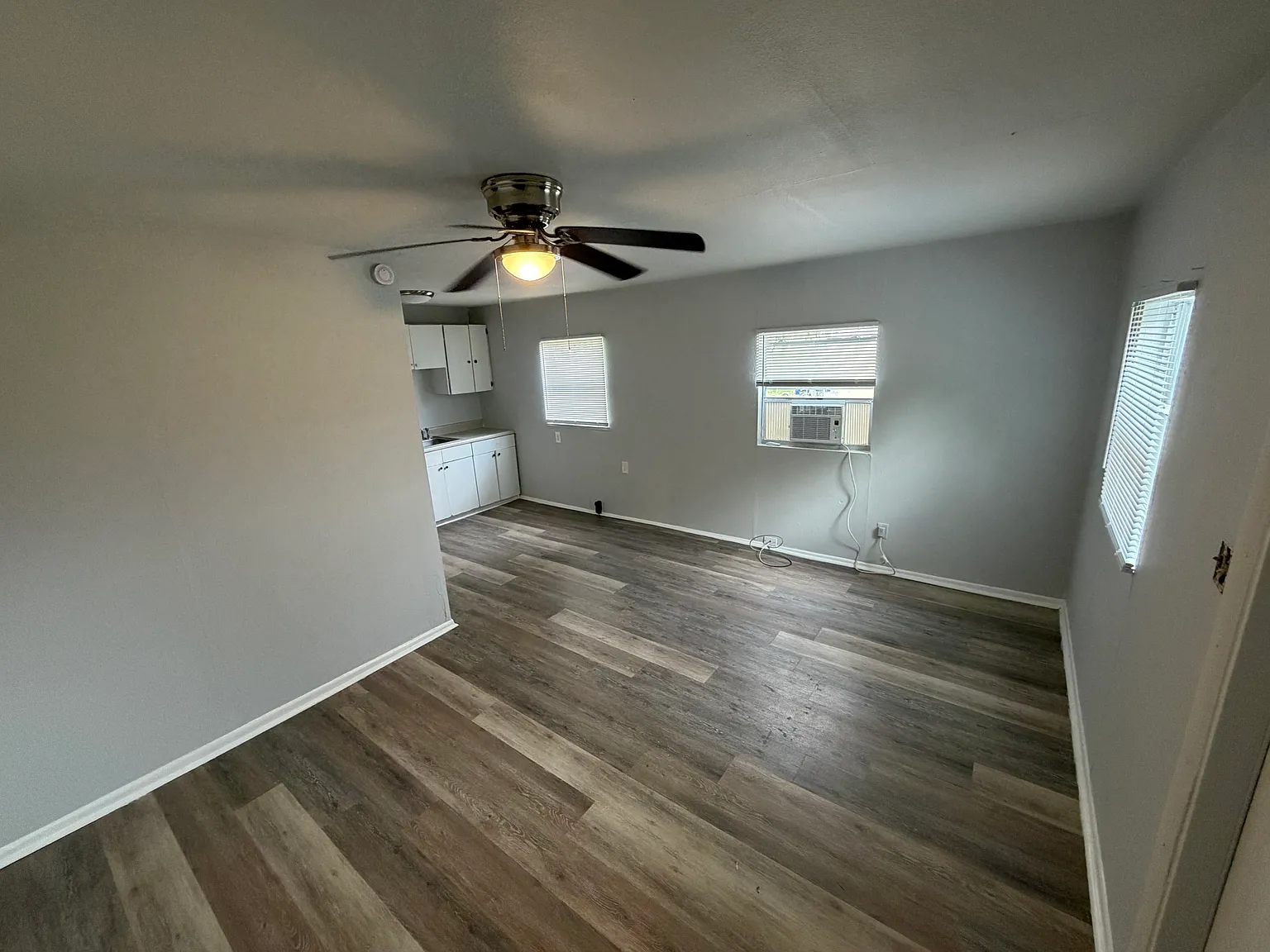 2 bed, 951 sqft, $895 — Photo 2