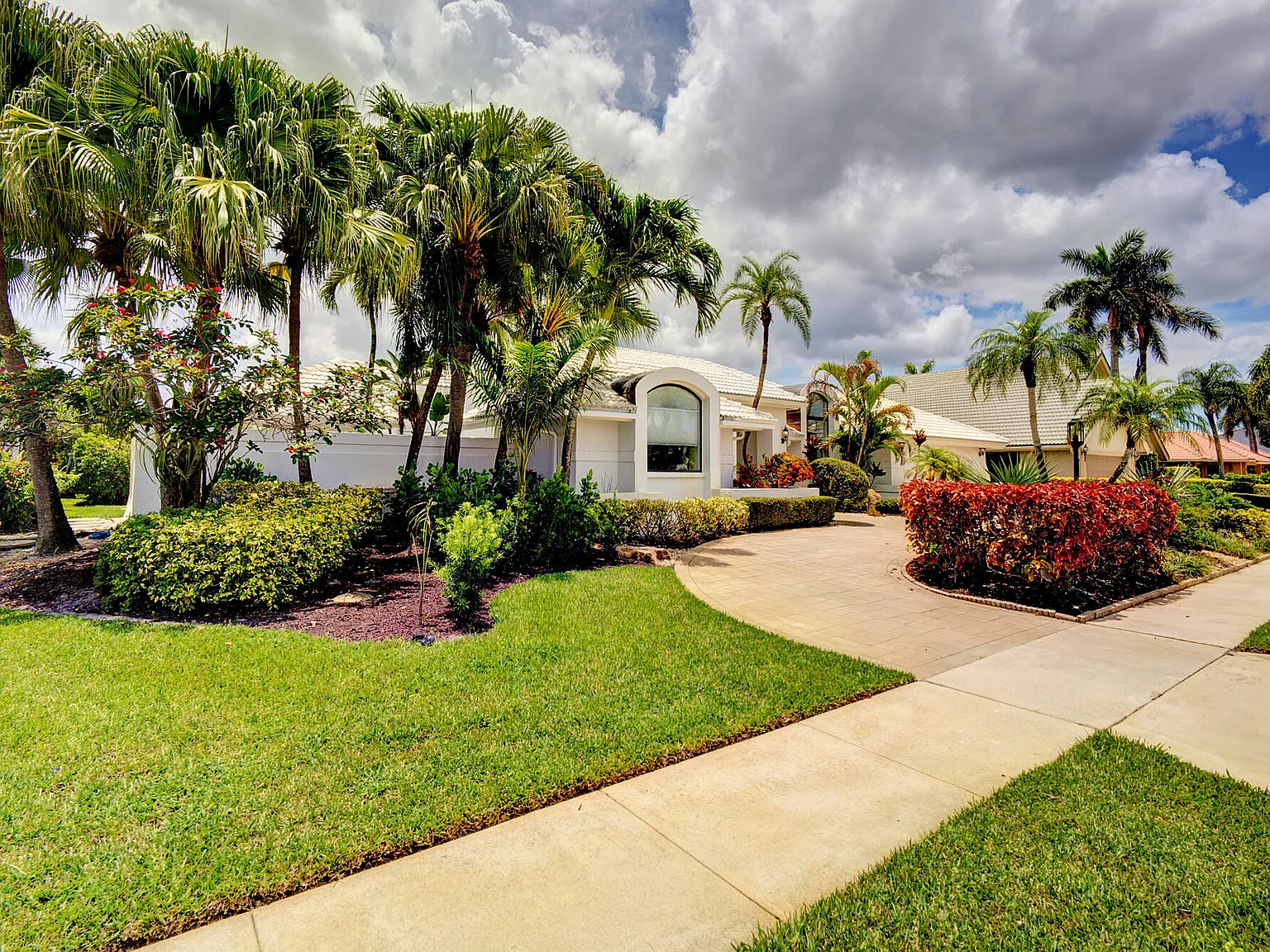 4 bed, 4.0 bath, 3367 sqft, $20,000 — Photo 3