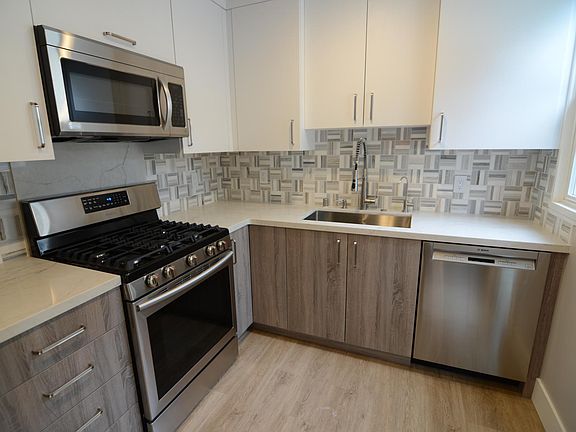 4th image of 1109 Pine St