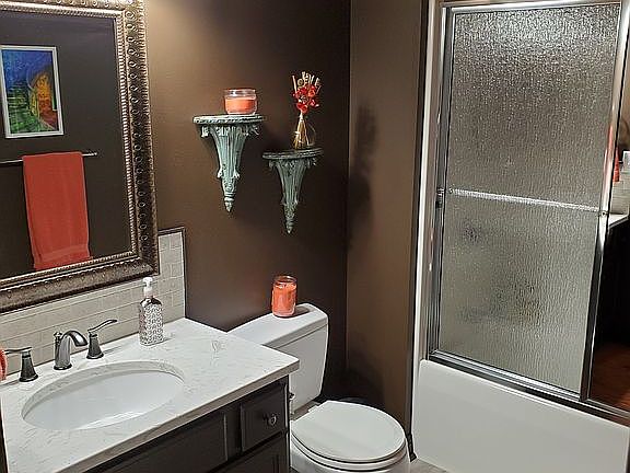 5th image of 6810 Jamestown Dr