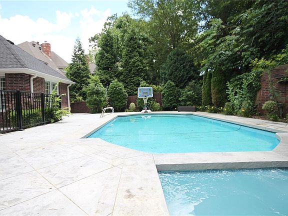 2nd image of 3685 E Leawood Way