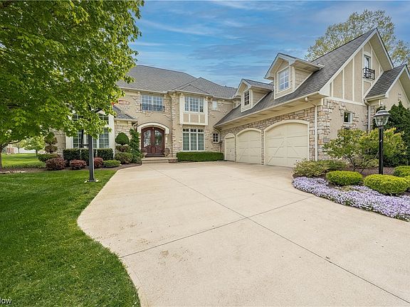 2nd image of 33519 Silver Oak Dr