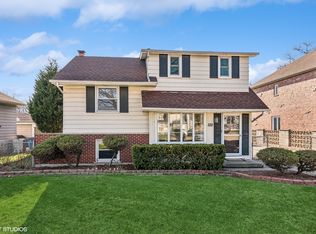 532 N Van Auken St, Elmhurst, IL 60126