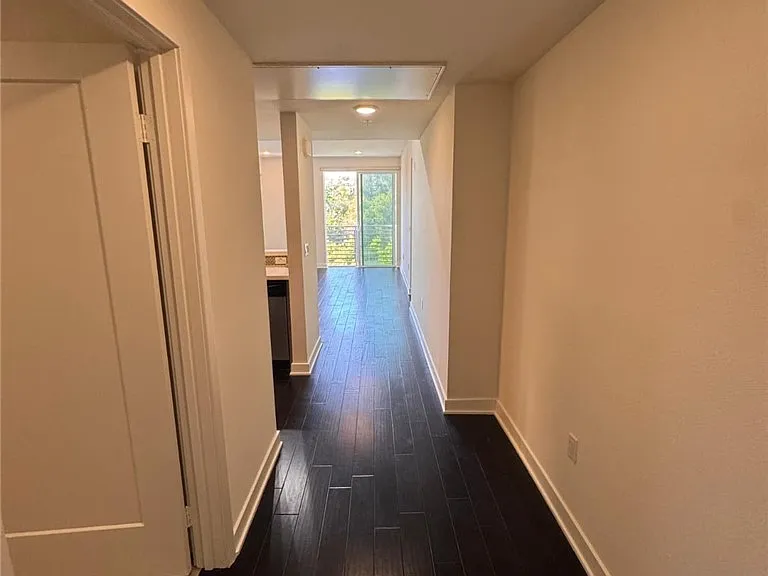 436 S Virgil Ave #405 — Photo 15