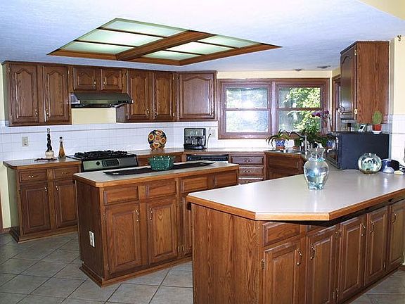 5th image of 9769 Hounsdale Dr