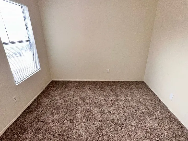 671 Western Hills Dr SE — Photo 20