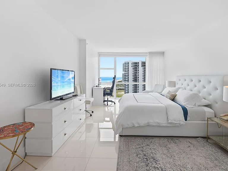 6801 Collins Ave #LPH06-DOORLPH14 — Photo 14