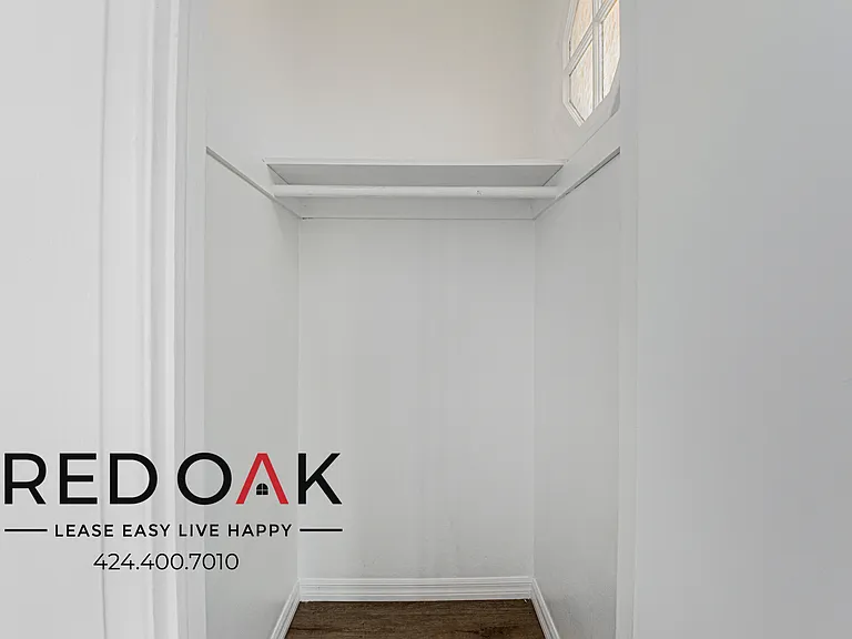 820 S Gramercy Pl #11 — Photo 6