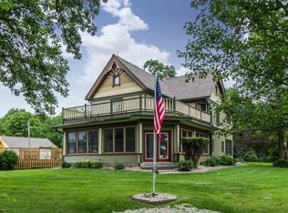 2561 Cemetery Rd NW, Oxford, IA 52322